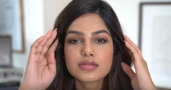 Lại là Hoa hậu xinh đẹp. Ảnh:YouTube.