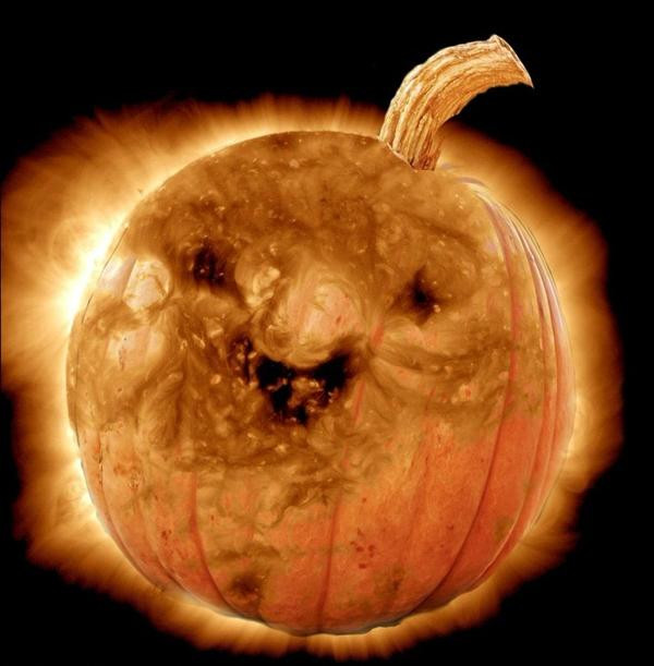 Có netizen đã biến ảnh của NASA thành hình quả bí ngô. Ảnh: Twitter.