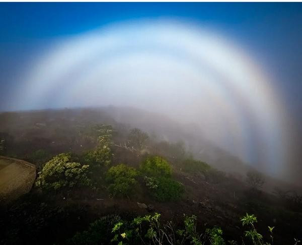 Hình ảnh cầu vồng không màu mà Stu chụp được. Ảnh: Stu Berman/ Instagram.