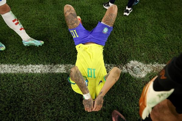 Neymar không thể giấu nỗi thất vọng. Ảnh: Twitter. Neymar không thể giấu nỗi thất vọng. Ảnh: Twitter.