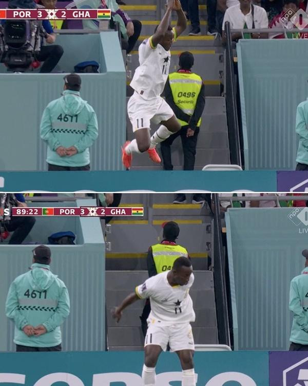 Bukari ăn mừng theo kiểu "Siuu!" quen thuộc của Ronaldo. Ảnh: ESPN/ Twitter. Bukari ăn mừng theo kiểu "Siuu!" quen thuộc của Ronaldo. Ảnh: ESPN/ Twitter.