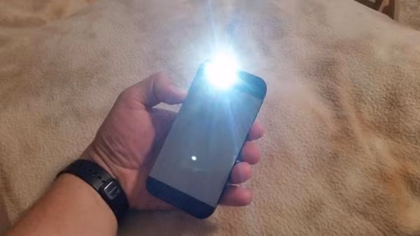 iPhone chẳng thua gì "đũa phép" khi bạn đọc đúng câu "thần chú". Ảnh: Gotta Be Mobile.