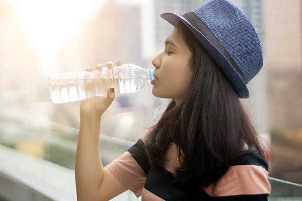 "Nước rỗng không" là nước thế nào? Ảnh minh họa: Sunnybrook. "Nước rỗng không" là nước thế nào? Ảnh minh họa: Sunnybrook.