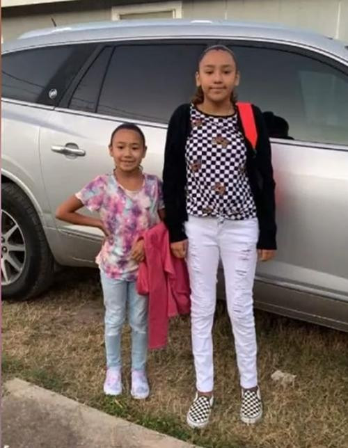 Miah (phải). Ảnh: KPRC. Miah (phải). Ảnh: KPRC.