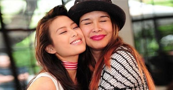 Michelle Dee và mẹ - Hoa hậu Quốc tế 1979. Ảnh: Instagram.