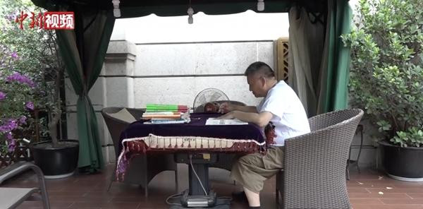 Bác Liang lúc ôn thi gaokao. Ảnh: Weibo. Bác Liang lúc ôn thi gaokao. Ảnh: Weibo.