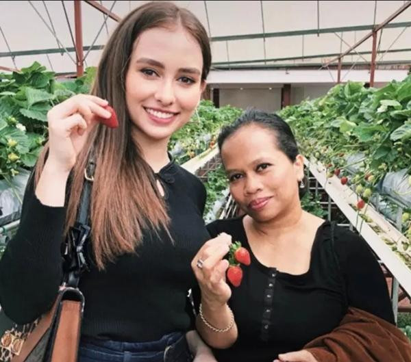 Nữ diễn viên Anna Jobling và mẹ. Ảnh: Instagram.