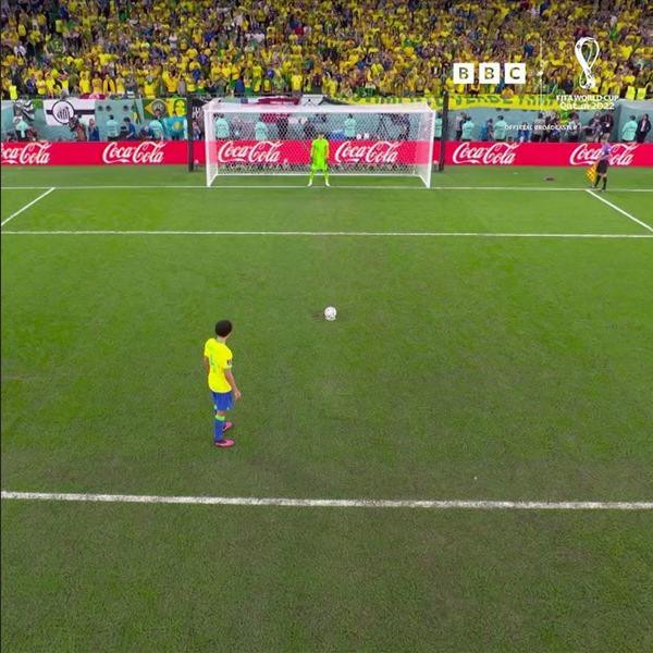 Marquinhos thậm chí còn chưa từng sút quả penalty nào trước đây. Ảnh: BBC Sport. Marquinhos thậm chí còn chưa từng sút quả penalty nào trước đây. Ảnh: BBC Sport.