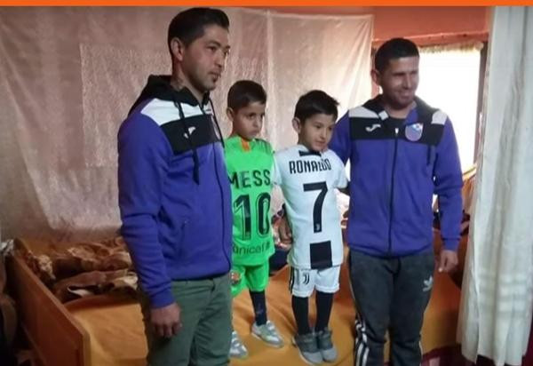 Messi và Ronaldo suýt gây chia rẽ tình anh em trong một gia đình. Ảnh: RTL Danas. Messi và Ronaldo suýt gây chia rẽ tình anh em trong một gia đình. Ảnh: RTL Danas.