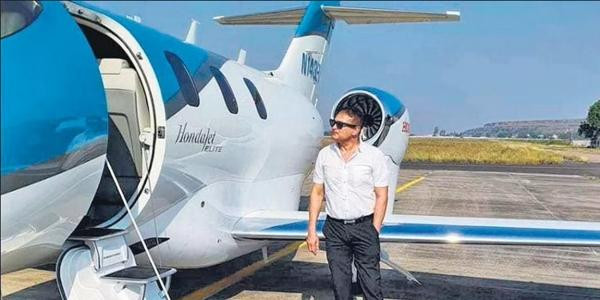 Phi công Majid bị yêu cầu phải bồi thường. Ảnh: New Indian Express.