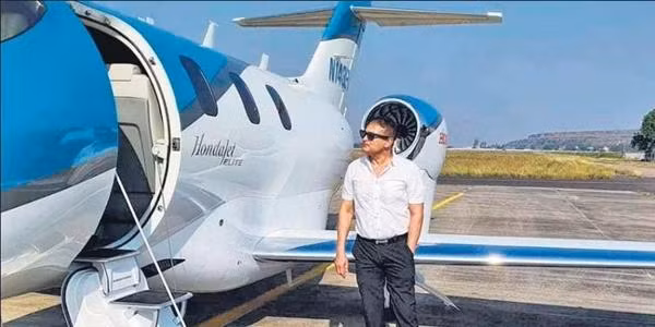 Phi công Majid bị yêu cầu phải bồi thường. Ảnh: New Indian Express.