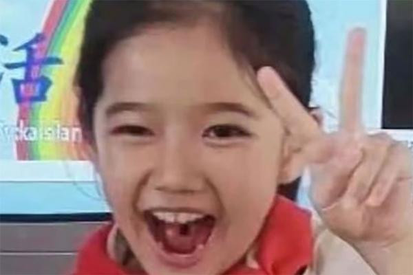 Cha của Tongtong muốn con gái tiếp tục "sống", dù là theo một cách khác. Ảnh: Weibo. Cha của Tongtong muốn con gái tiếp tục "sống", dù là theo một cách khác. Ảnh: Weibo.