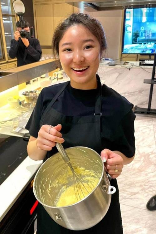 Charmaine, con gái bác Hứa Thiệu Hùng. Ảnh: 8days. Charmaine, con gái bác Hứa Thiệu Hùng. Ảnh: 8days.