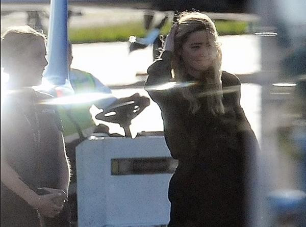 Amber Heard xuất hiện lần đầu sau khi thua kiện Johnny Depp. Ảnh: The Image Direct/ Backgrid. Amber Heard xuất hiện lần đầu sau khi thua kiện Johnny Depp. Ảnh: The Image Direct/ Backgrid.