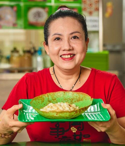 Người phụ nữ gốc Việt bán món Ấn Độ do... nhầm lẫn. Ảnh: Alvin Teo/ 8 Days. Người phụ nữ gốc Việt bán món Ấn Độ do... nhầm lẫn. Ảnh: Alvin Teo/ 8 Days.