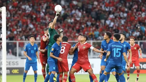 ĐT Indonesia đã không tận dụng được lợi thế hơn người. Ảnh: SPORTFIVE/ AFF Mitsubishi Electric Cup. ĐT Indonesia đã không tận dụng được lợi thế hơn người. Ảnh: SPORTFIVE/ AFF Mitsubishi Electric Cup.