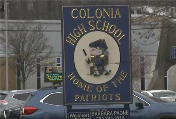 Có ít nhất 65 ca bệnh hiếm gặp đều có liên quan tới cùng một trường học. Ảnh: CBS2. Có ít nhất 65 ca bệnh hiếm gặp đều có liên quan tới cùng một trường học. Ảnh: CBS2.