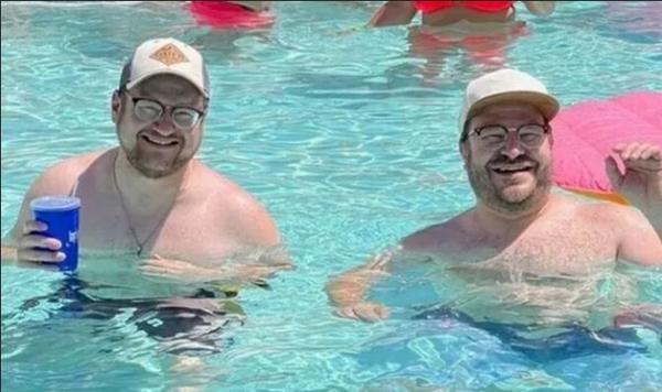 Là hai, hay là một? Ảnh: Reddit. Là hai, hay là một? Ảnh: Reddit.