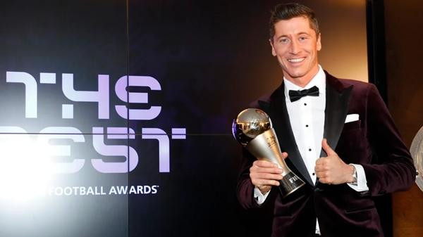 Lewandowski nhận giải là hoàn toàn xứng đáng. Ảnh: IMAGO/ FC Bayern München. Lewandowski nhận giải là hoàn toàn xứng đáng. Ảnh: IMAGO/ FC Bayern München.