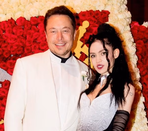 Elon Musk và Grimes lúc còn yêu nhau. Ảnh: Kevin Tachman/ Getty Images for Vogue.