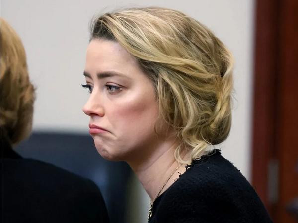 Hay là tuyên bố phá sản? Ảnh: Michael Reynolds/ Pool via REUTERS. Hay là tuyên bố phá sản? Ảnh: Michael Reynolds/ Pool via REUTERS.