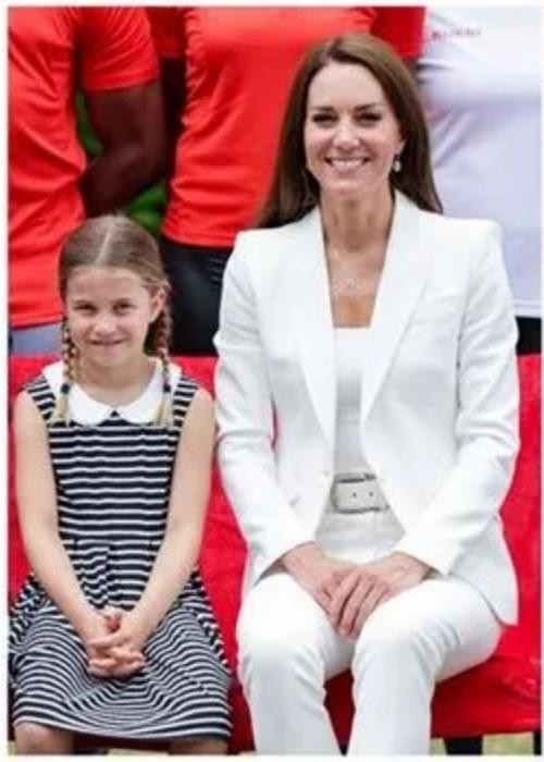 Kate không đeo nhẫn đính hôn trong lần xuất hiện mới nhất. Ảnh: PA. Kate không đeo nhẫn đính hôn trong lần xuất hiện mới nhất. Ảnh: PA.