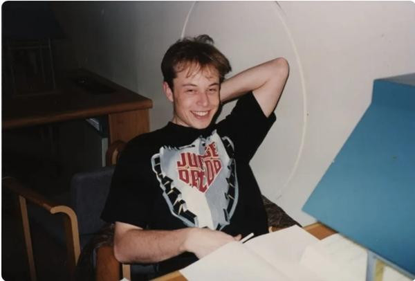 Một trong những hình ảnh được bán. Ảnh: RR Auction. Một trong những hình ảnh được bán. Ảnh: RR Auction.