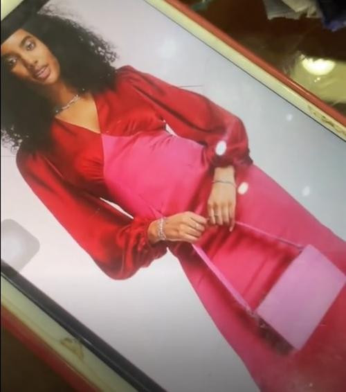 Chiếc váy mẫu. Ảnh: Leeshuhadah. Chiếc váy mẫu. Ảnh: Leeshuhadah.