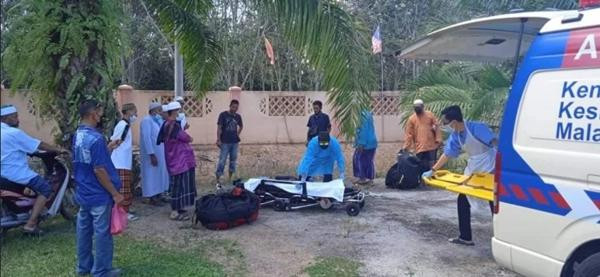 Xe cấp cứu đến hỗ trợ. Ảnh: Facebook. Xe cấp cứu đến hỗ trợ. Ảnh: Facebook.