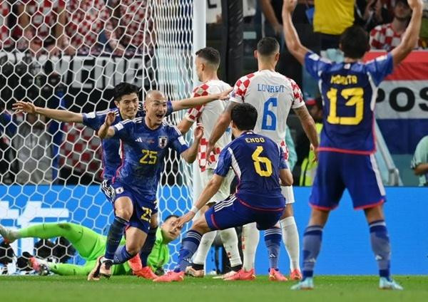 Nhật Bản đã dẫn trước trong trận đấu với Croatia. Ảnh: Dan Mullan/ Getty Images.
