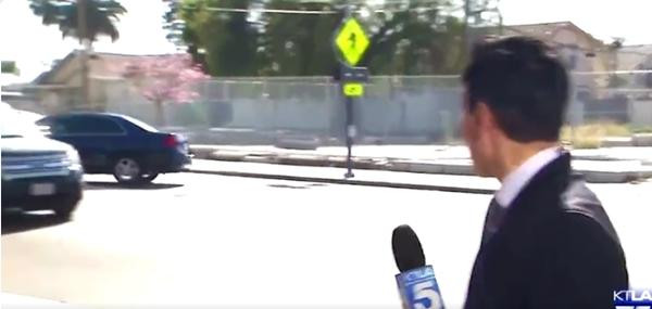 Phóng viên cũng bị bất ngờ. Ảnh: Twitter.