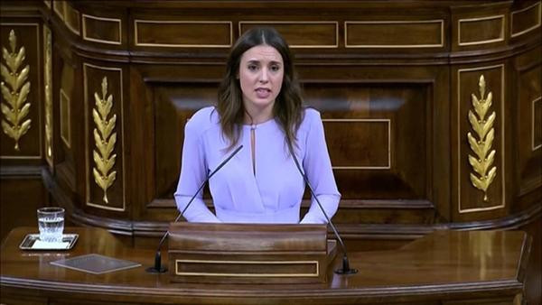 Hạ viện Tây Ban Nha đã thông qua dự luật "Chỉ có đồng ý (mới) là đồng ý". Ảnh: Pressenza. Hạ viện Tây Ban Nha đã thông qua dự luật "Chỉ có đồng ý (mới) là đồng ý". Ảnh: Pressenza.