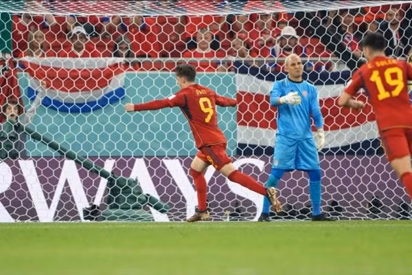 Gavi là cầu thủ trẻ nhất từng chơi cho đội tuyển Tây Ban Nha ở một kỳ World Cup. Ảnh: Sorin Furcoi/ Al Jazeera.