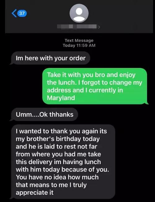 Tin nhắn giữa người đặt hàng và shipper. Ảnh: Sha Davis. Tin nhắn giữa người đặt hàng và shipper. Ảnh: Sha Davis.