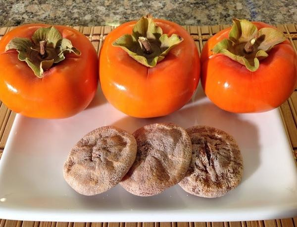 Quả hồng khô rất ngon, nhưng ăn nhiều khi đói có thể rất nguy hiểm. Ảnh minh họa: YouTube.