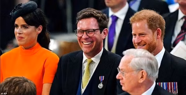 Harry thân thiết với vợ chồng Công chúa Eugenie. Ảnh: AP.