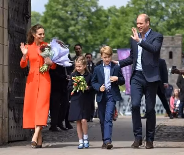 Gia đình xứ Cambridge (trừ Hoàng tử Louis vì nhỏ tuổi nên đã ở nhà) tại Cardiff (xứ Wales). Ảnh: Getty.