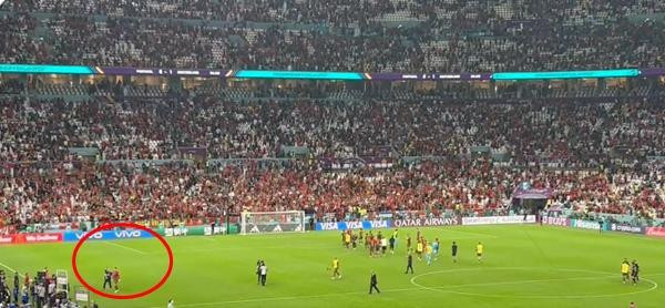 Ronaldo tách khỏi đồng đội? Ảnh: Twitter.