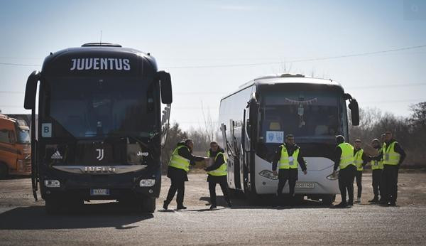 CLB Juventus tham gia hỗ trợ những người gặp khó khăn do xung đột ở Ukraine. Ảnh: Juventus. CLB Juventus tham gia hỗ trợ những người gặp khó khăn do xung đột ở Ukraine. Ảnh: Juventus.