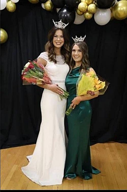 Hai chị em đều là Hoa hậu. Ảnh: Hillary Jayne. Hai chị em đều là Hoa hậu. Ảnh: Hillary Jayne.