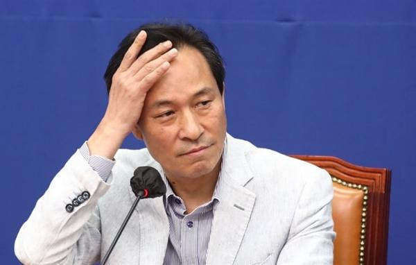 Ông Woo Sang-ho, người phản đối dùng từ "dưa hấu" để nói về người khác. Ảnh: Joint Press Corps.