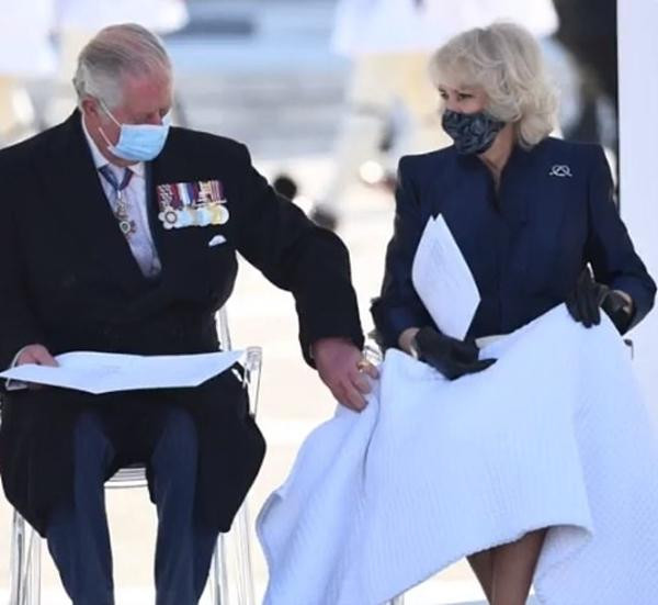 Một trong những hình ảnh mừng năm mới của Thái tử Charles và bà Camilla. Ảnh: Nhà Clarence. Một trong những hình ảnh mừng năm mới của Thái tử Charles và bà Camilla. Ảnh: Nhà Clarence.