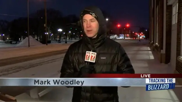 Phóng viên Mark Woodley. Ảnh: Twitter.