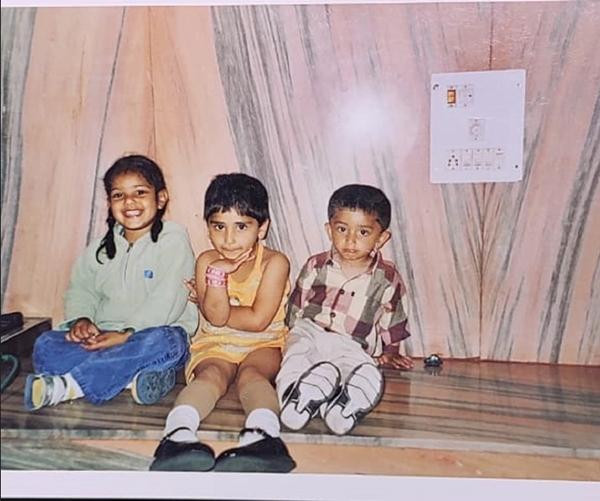 Harnaaz (bên trái) luôn có vẻ rất thoải mái khi được chụp ảnh. Ảnh: Lalit Sharma. Harnaaz (bên trái) luôn có vẻ rất thoải mái khi được chụp ảnh. Ảnh: Lalit Sharma.