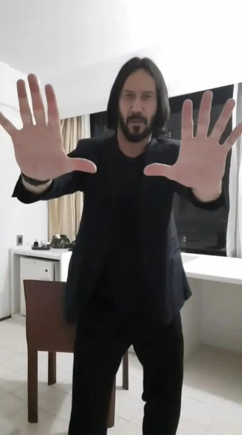 Marcos bị Facebook khóa tài khoản vì tưởng giả mạo. Ảnh: Newsflash. Marcos bị Facebook khóa tài khoản vì tưởng giả mạo. Ảnh: Newsflash.