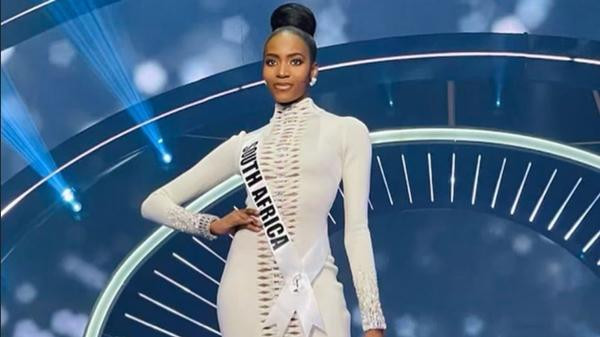 Lalela tại cuộc thi Miss Universe 2021. Ảnh: Instagram. Lalela tại cuộc thi Miss Universe 2021. Ảnh: Instagram.