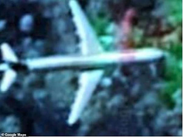 Chiếc máy bay bí ẩn. Ảnh: Google Maps. Chiếc máy bay bí ẩn. Ảnh: Google Maps.