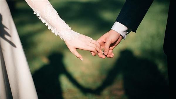 Hai người gặp nhau qua ứng dụng hẹn hò và trò chuyện rất hợp. Ảnh minh họa: Anadolu. Hai người gặp nhau qua ứng dụng hẹn hò và trò chuyện rất hợp. Ảnh minh họa: Anadolu.