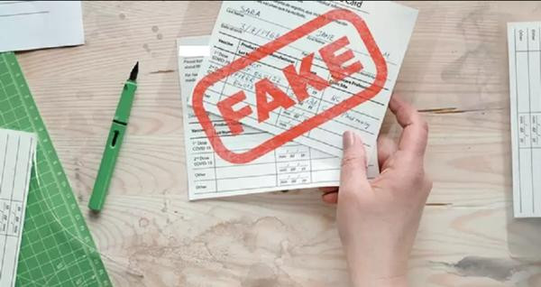 Bà Frances hoàn toàn khỏe mạnh mà chẳng làm việc gì, chỉ nhận trợ cấp dành cho người bệnh để ăn tiêu. Ảnh minh họa: Times Now. Bà Frances hoàn toàn khỏe mạnh mà chẳng làm việc gì, chỉ nhận trợ cấp dành cho người bệnh để ăn tiêu. Ảnh minh họa: Times Now.