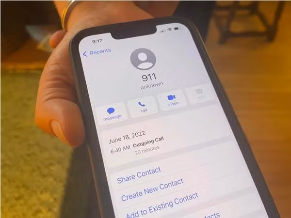 Chalmers chứng minh rằng cô đã gọi số khẩn cấp. Ảnh: Tyson Koschik/ CBC.